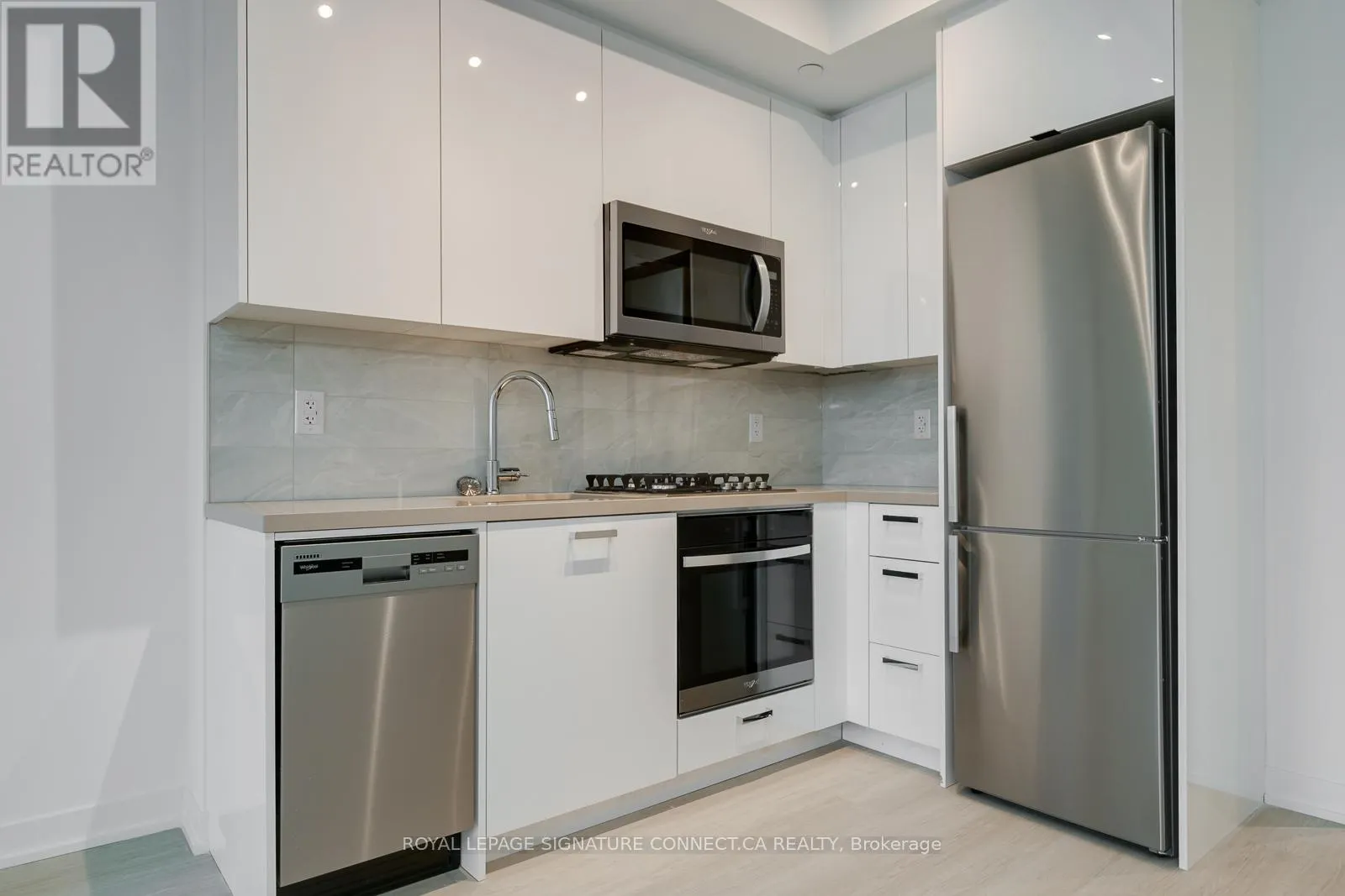 223 - 195 MCCAUL STREET