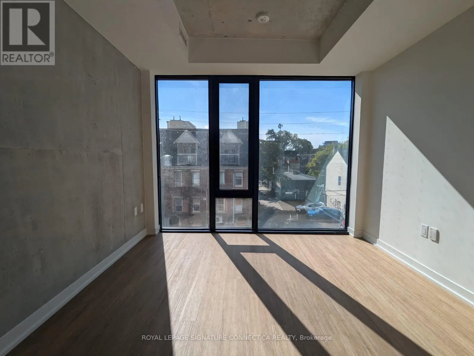 223 - 195 MCCAUL STREET