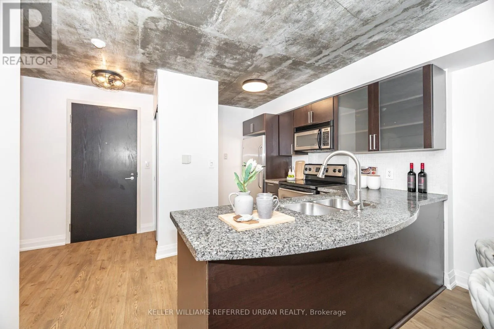 414 - 1005 KING STREET W