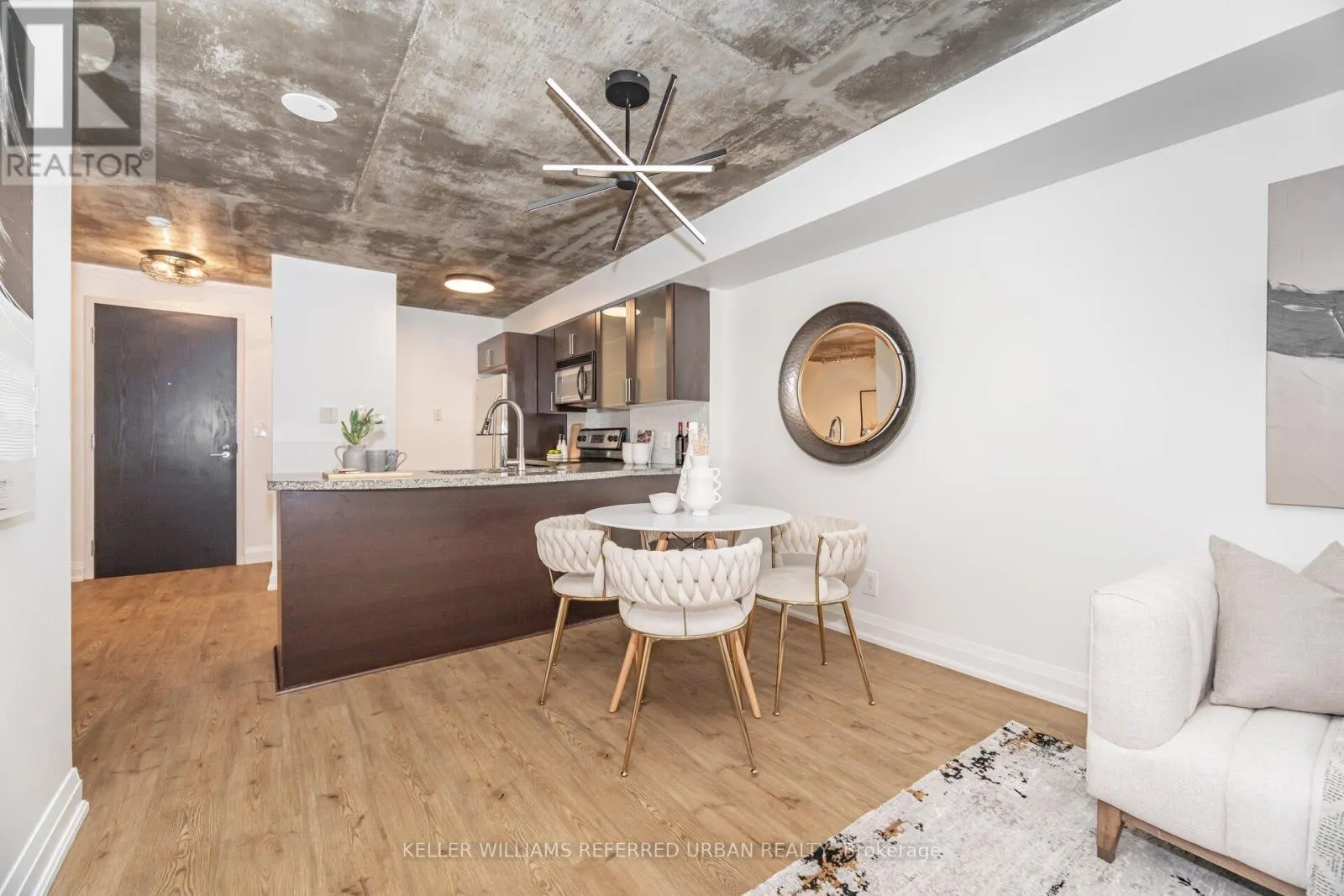 414 - 1005 KING STREET W