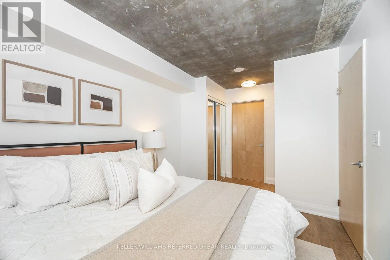 414 - 1005 KING STREET W