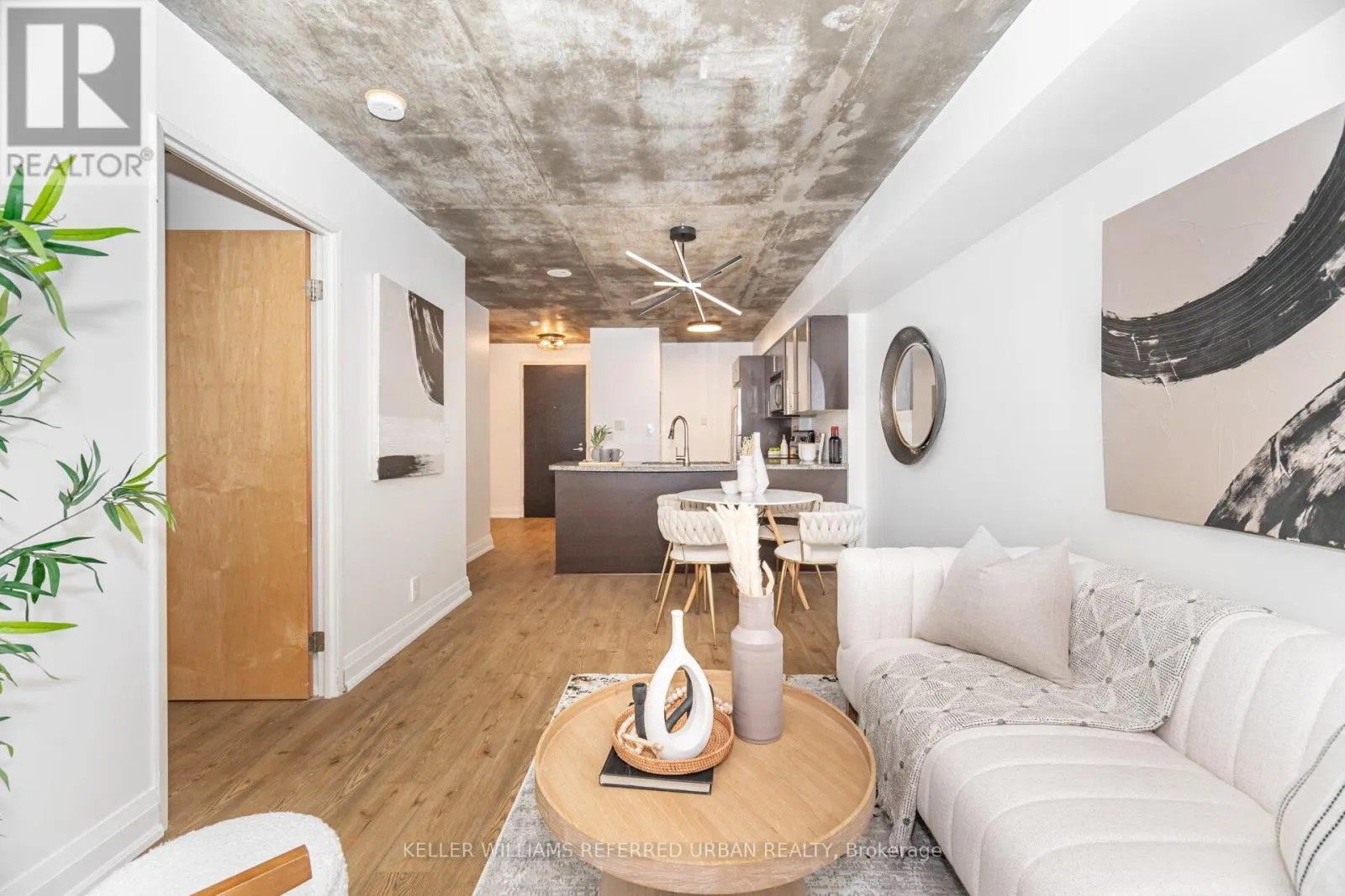 414 - 1005 KING STREET W
