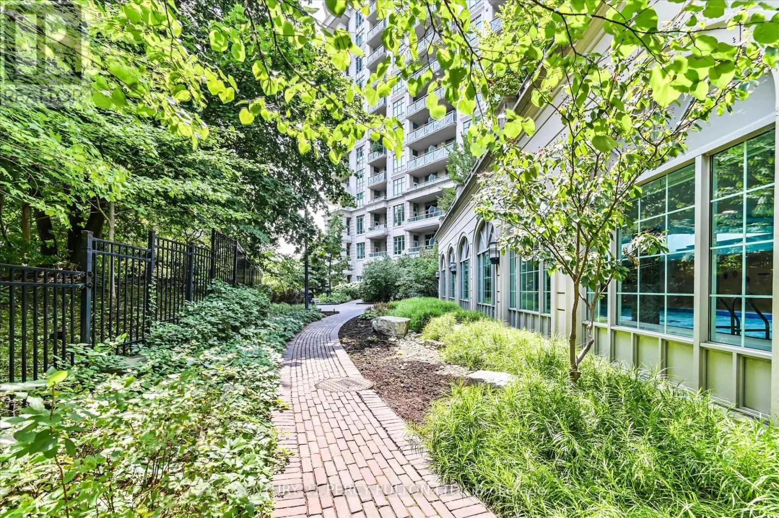 317 - 20 BLOORVIEW PLACE