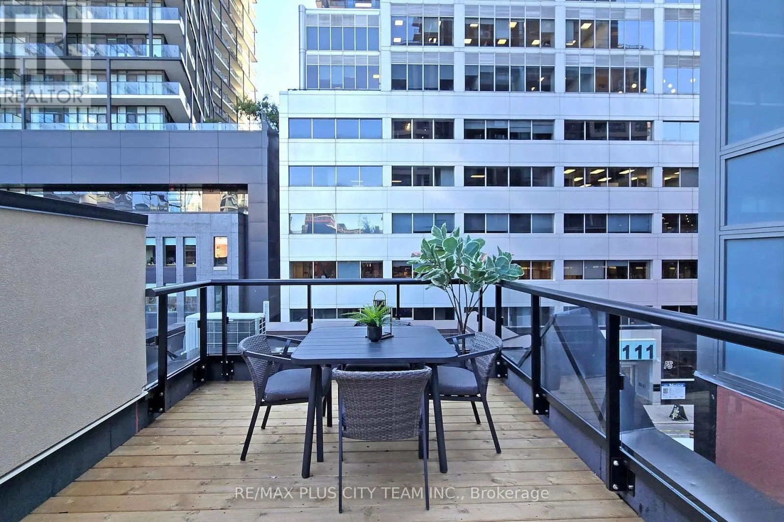 118 PETER STREET