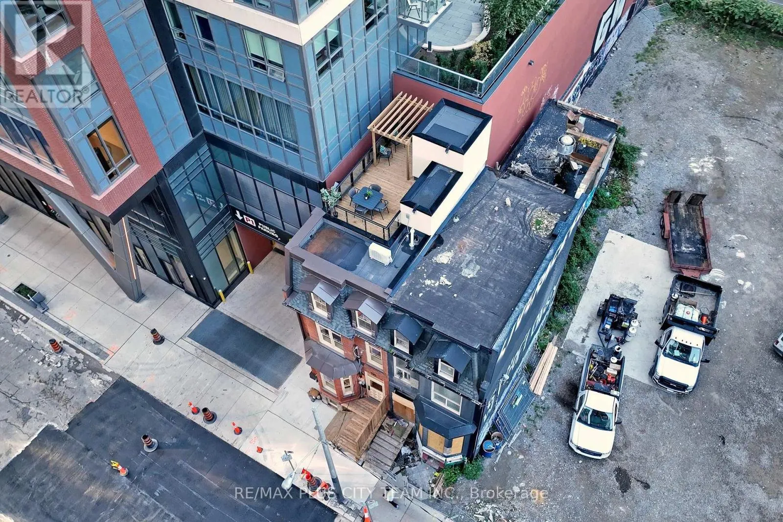 118 PETER STREET