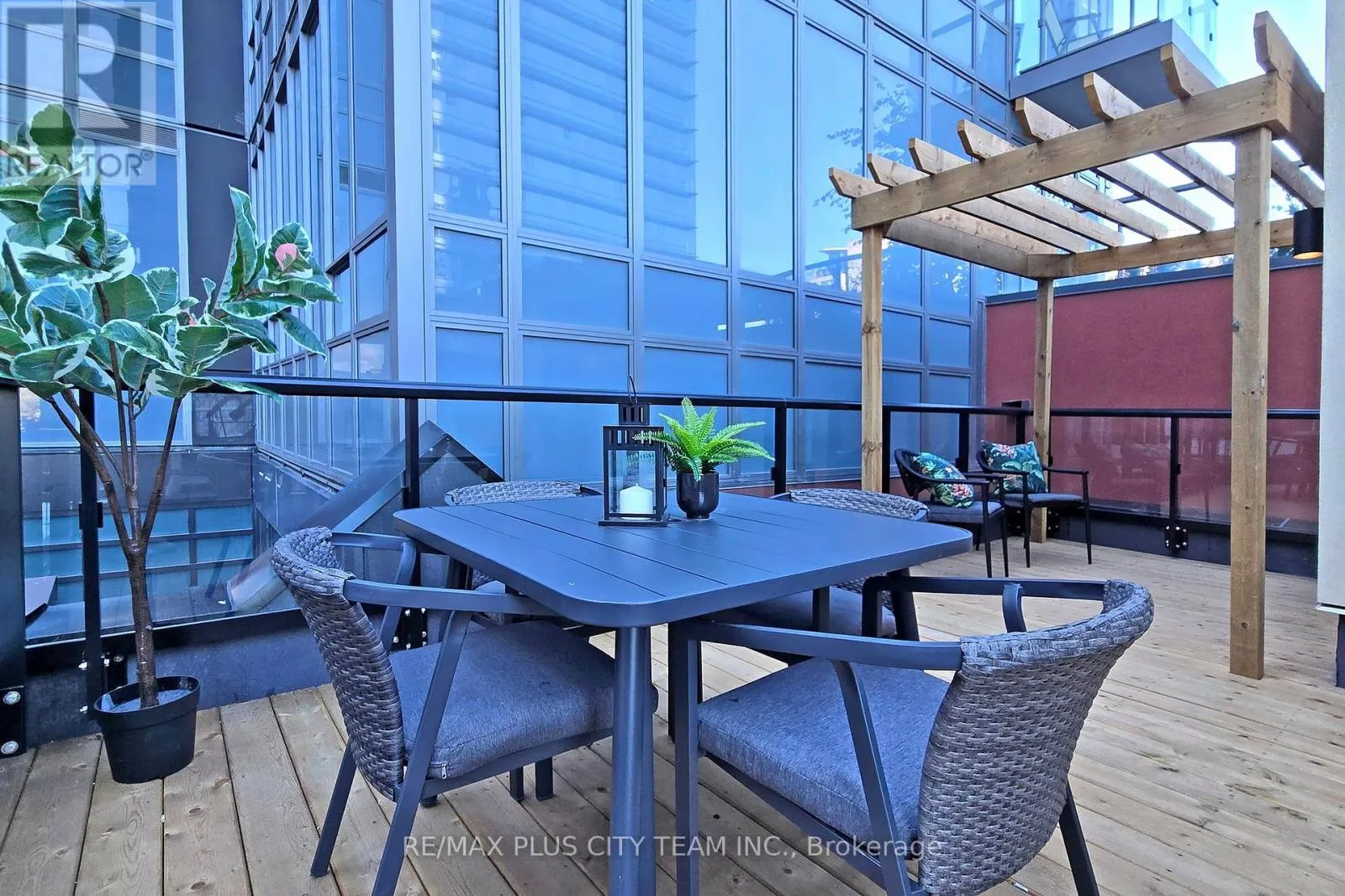 118 PETER STREET