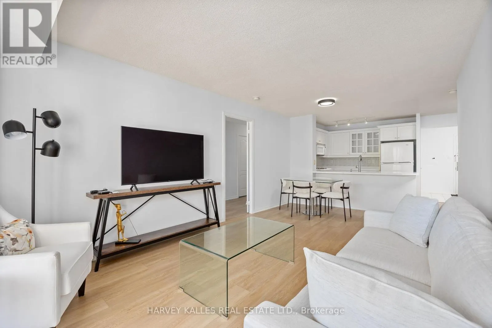 302 - 18 WANLESS AVENUE