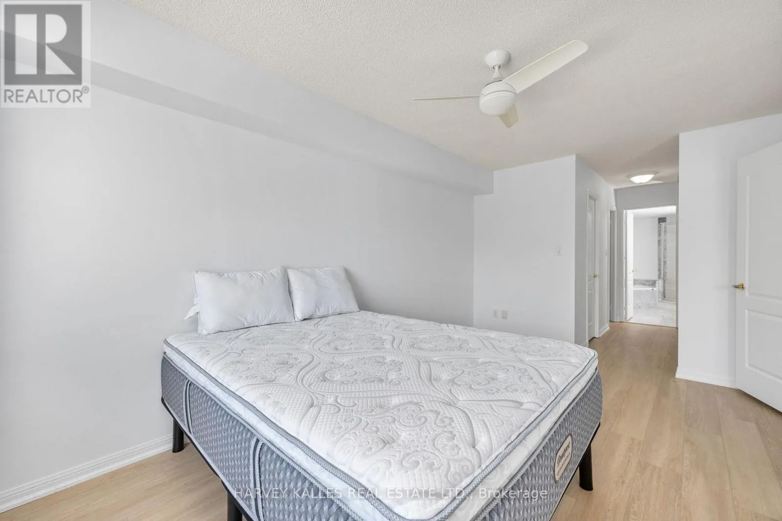 302 - 18 WANLESS AVENUE