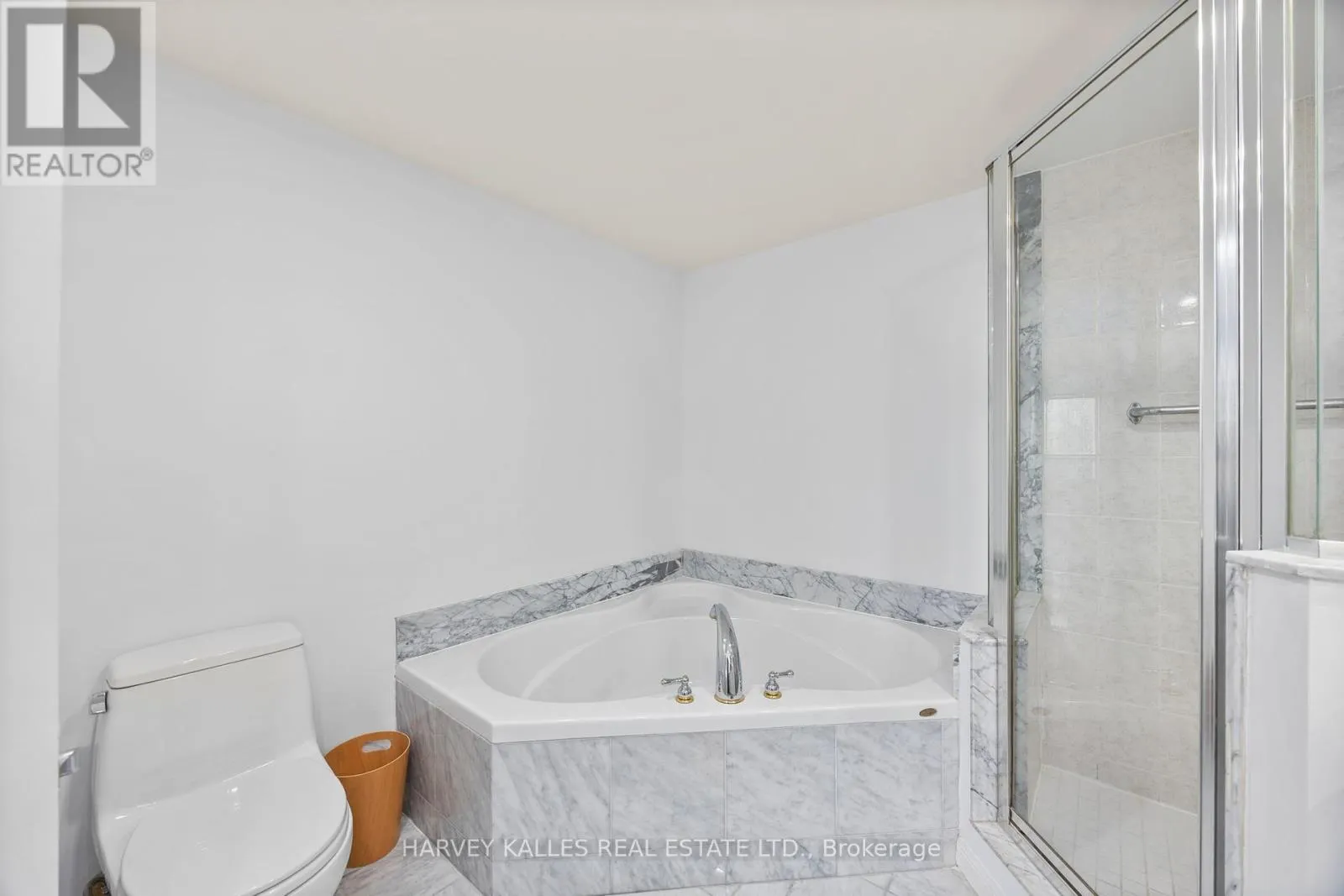 302 - 18 WANLESS AVENUE