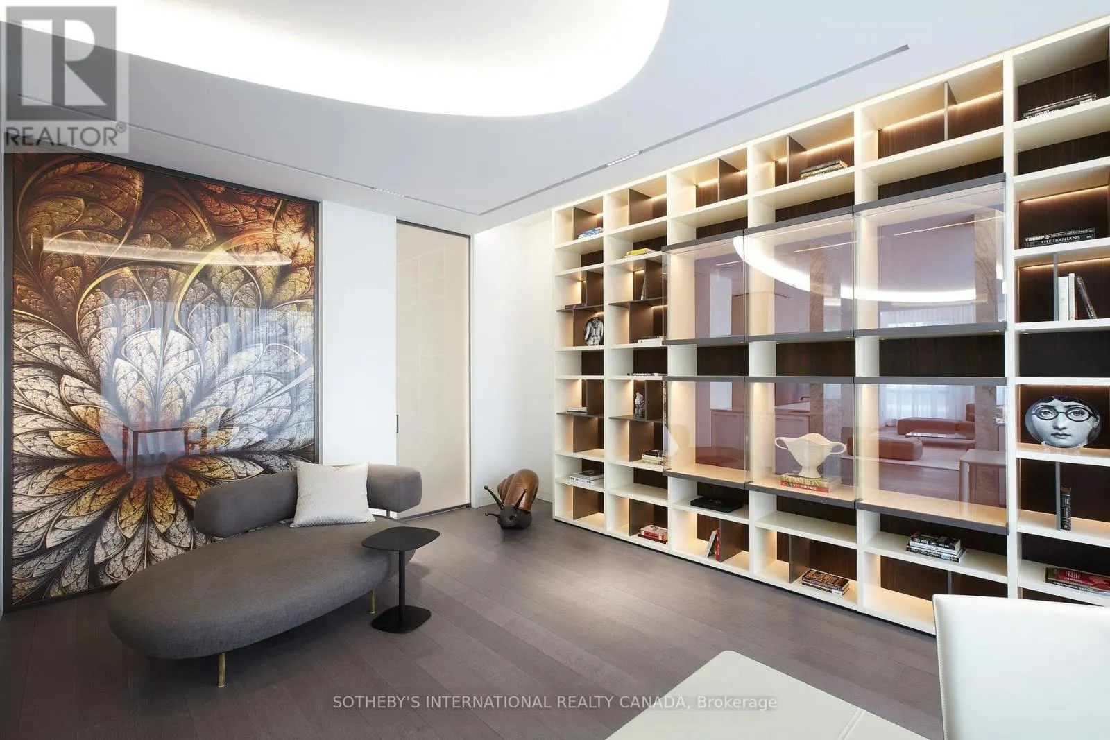 4602/03 - 183 WELLINGTON STREET W