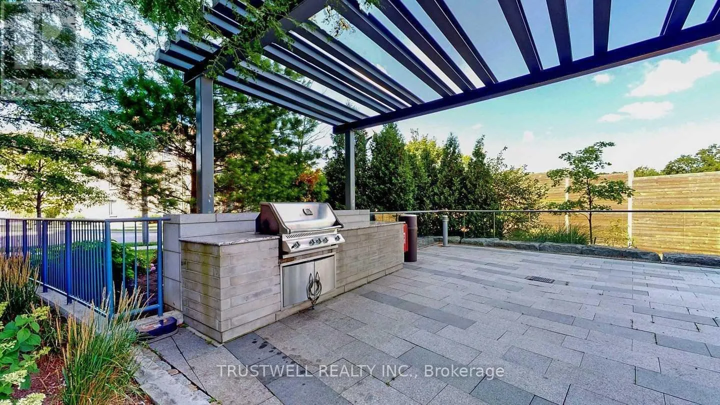 PH21 - 35 BRIAN PECK CRESCENT