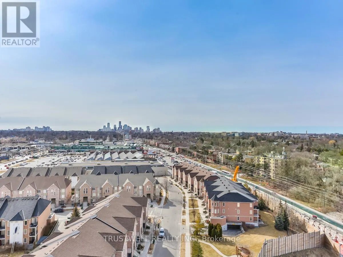 PH21 - 35 BRIAN PECK CRESCENT