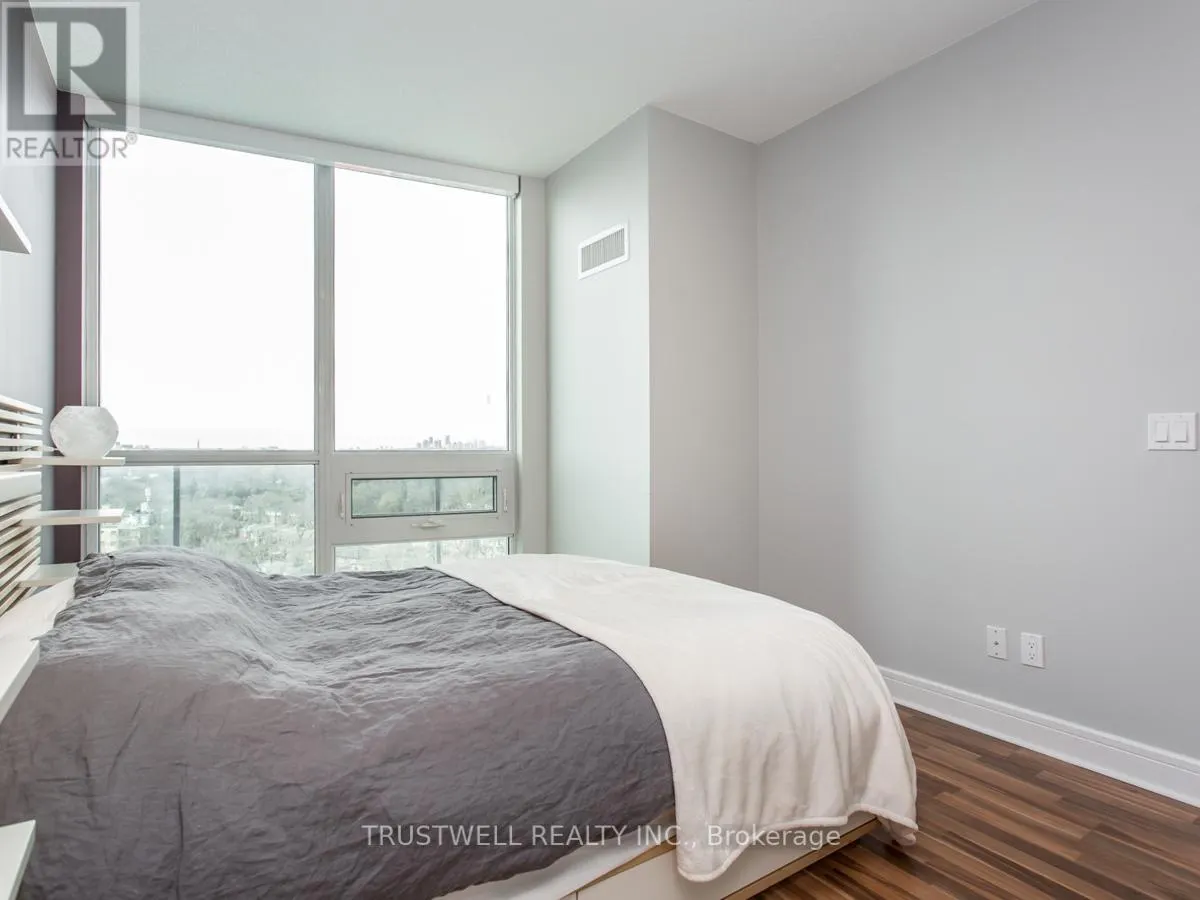 PH21 - 35 BRIAN PECK CRESCENT