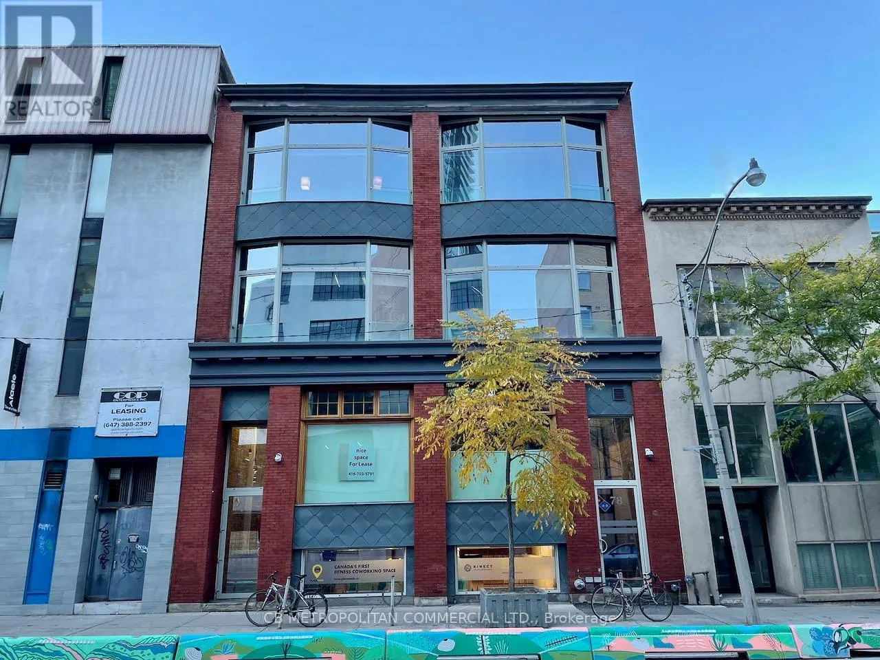 400 - 76 RICHMOND STREET E