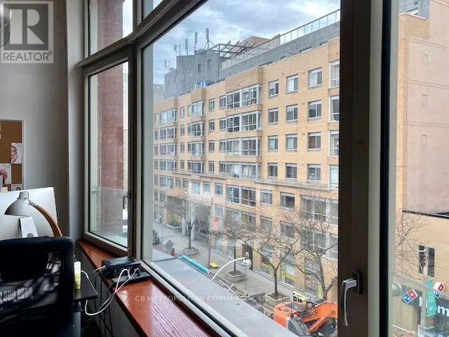 400 - 76 RICHMOND STREET E