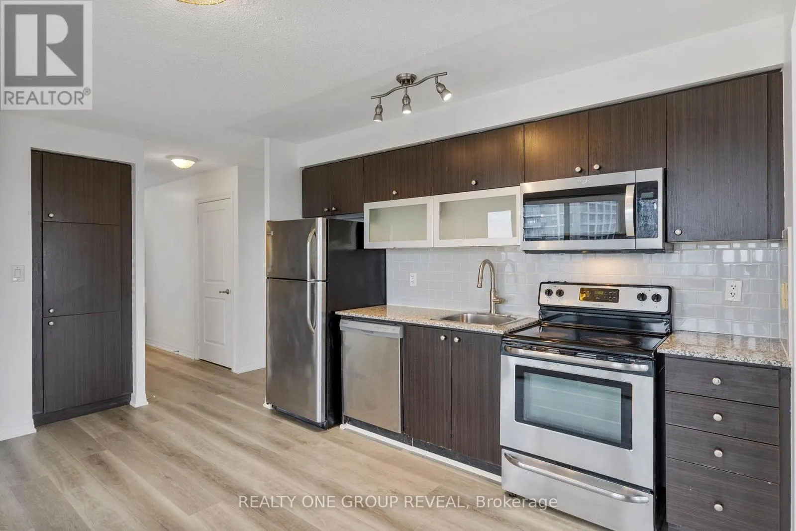 1109 - 2015 SHEPPARD AVENUE E