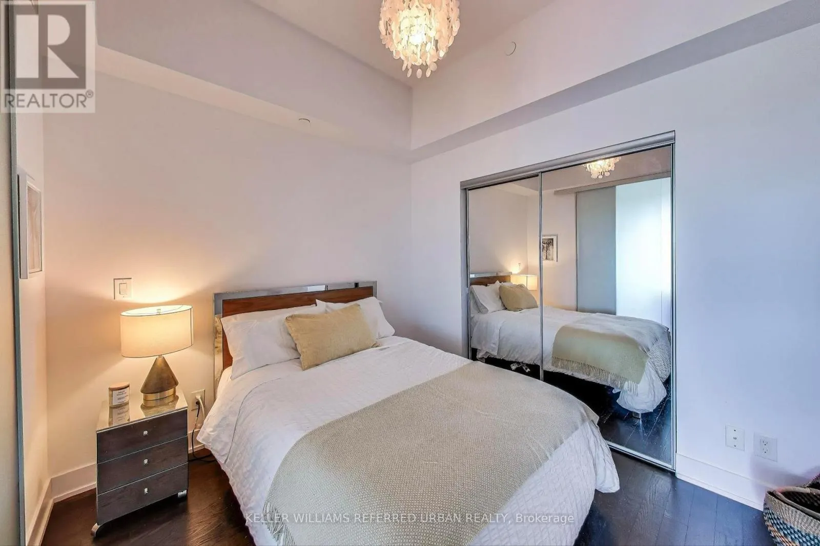 1015 - 3018 YONGE STREET