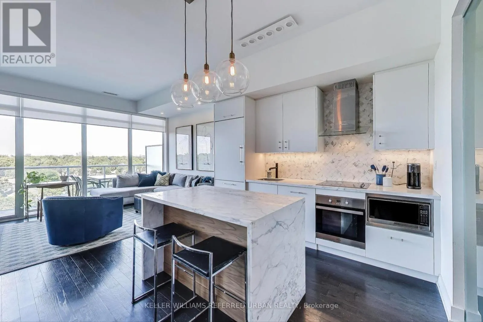 1015 - 3018 YONGE STREET