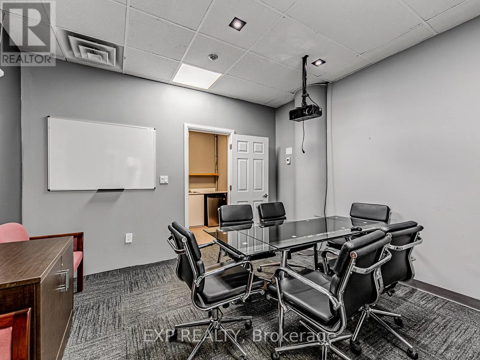 317 - 1033 BAY STREET