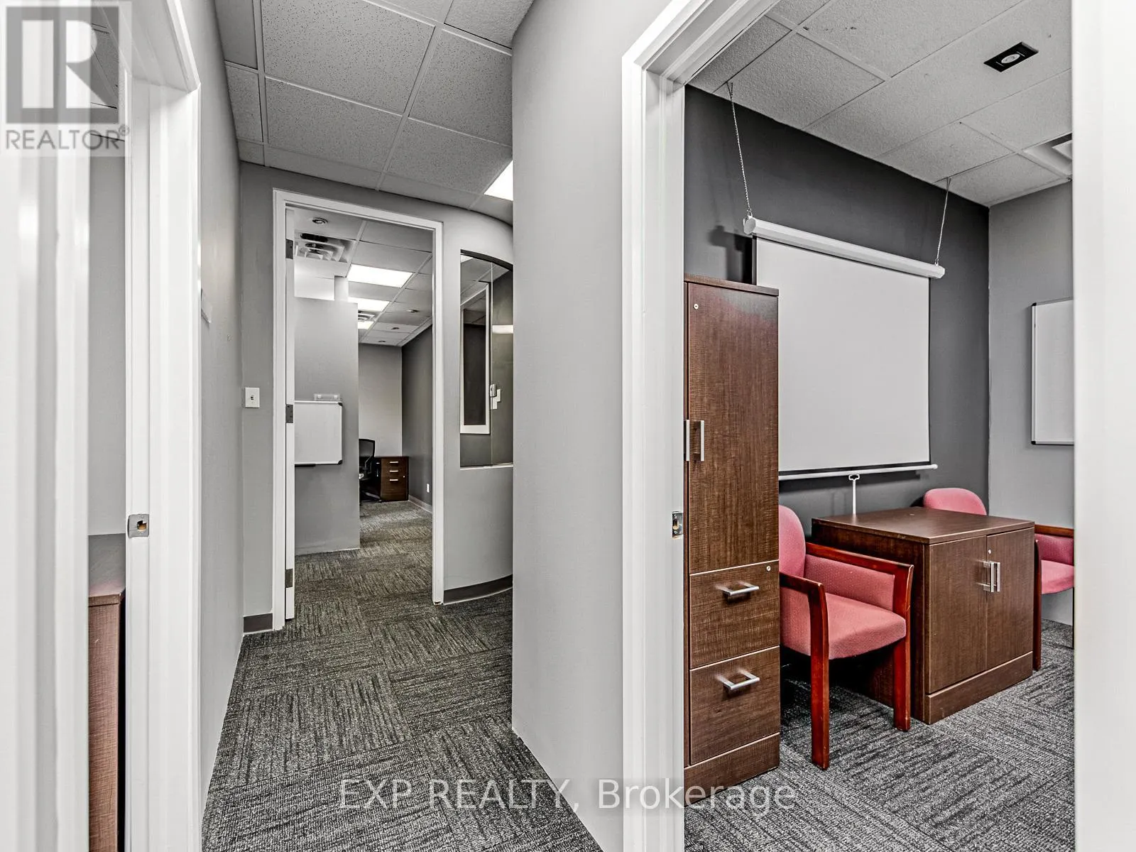 317 - 1033 BAY STREET