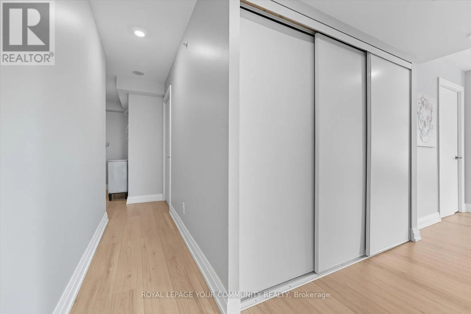1107E - 555 WILSON AVENUE