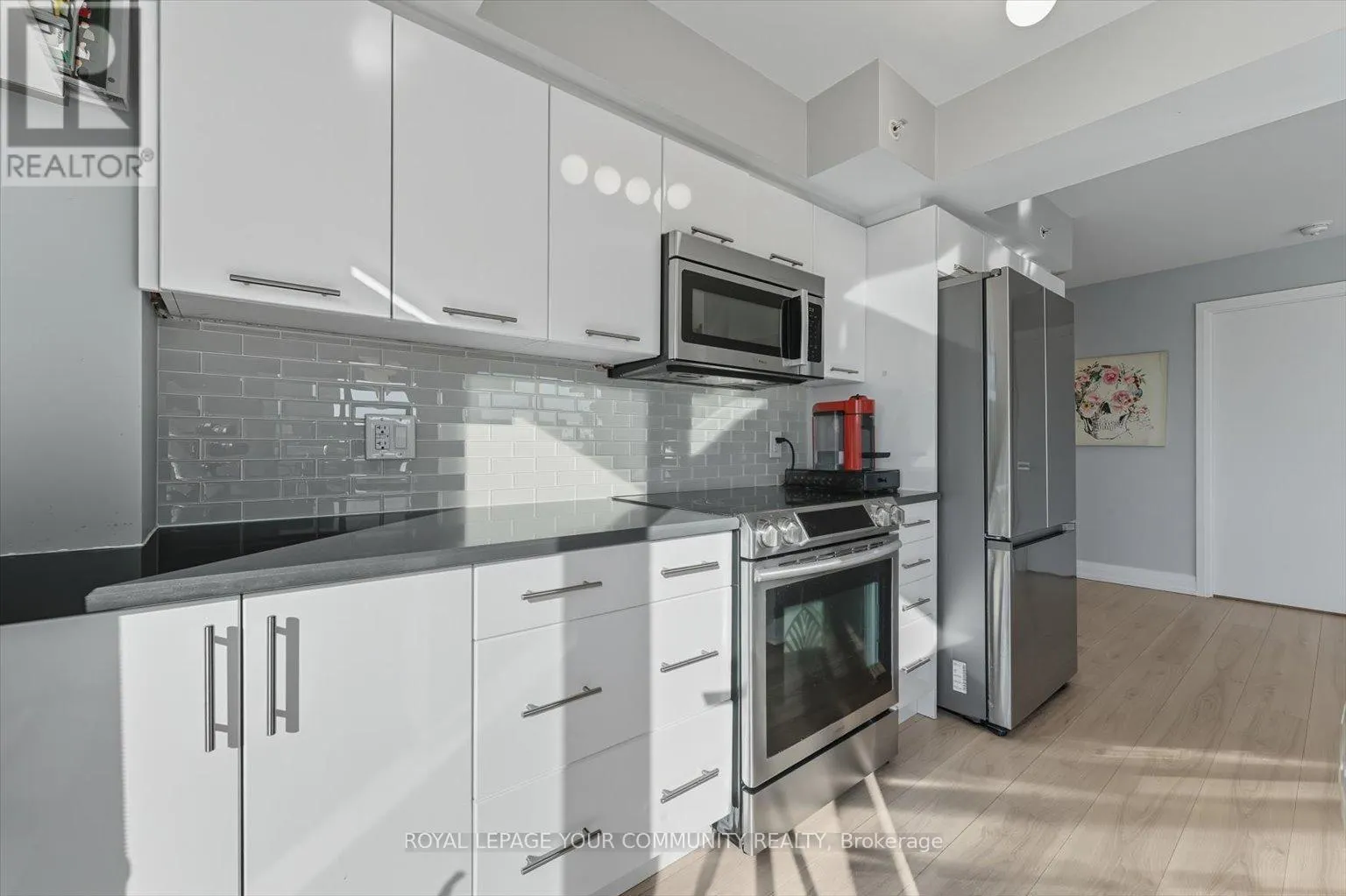 1107E - 555 WILSON AVENUE