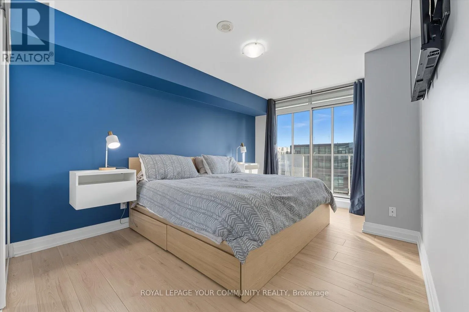 1107E - 555 WILSON AVENUE