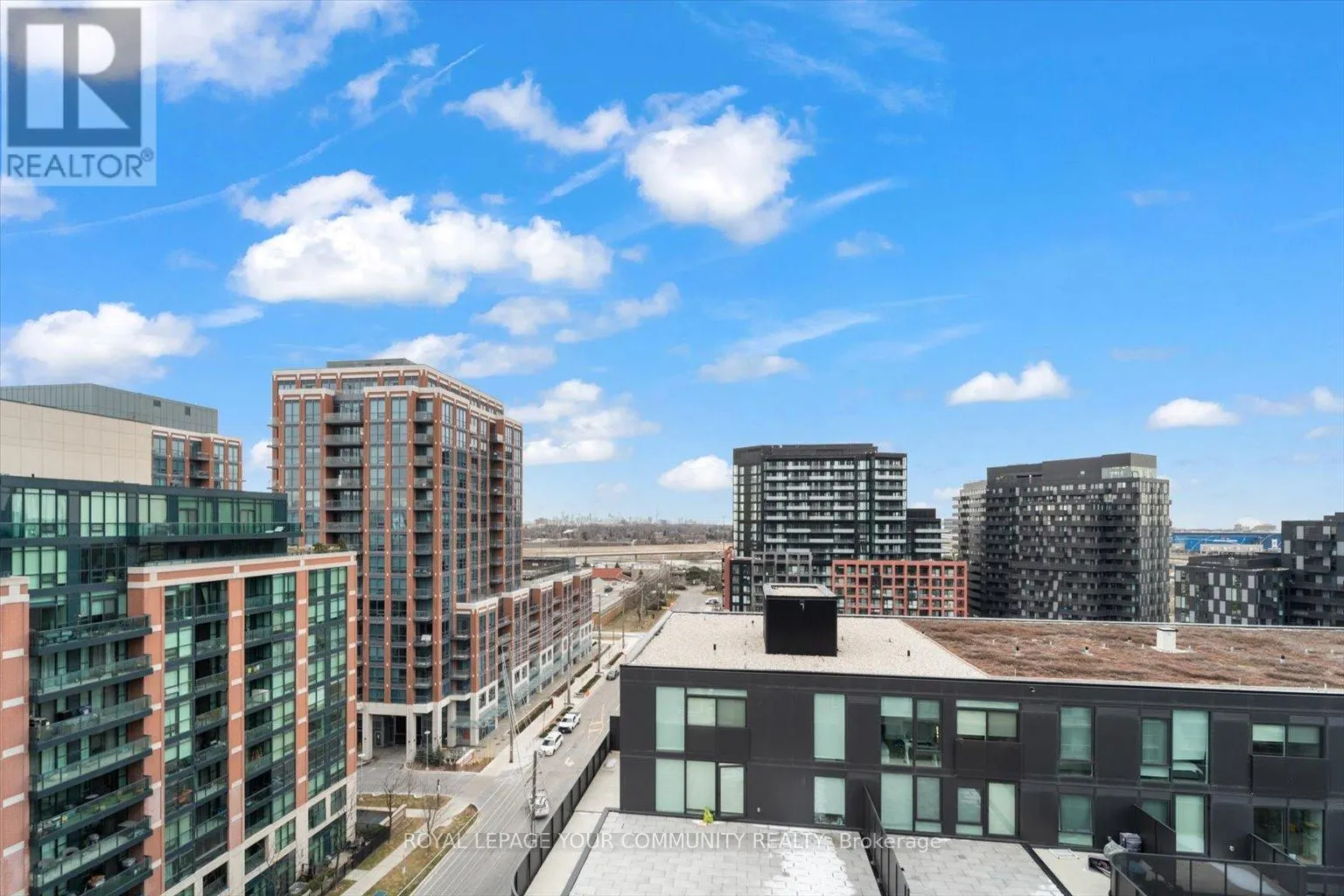 1107E - 555 WILSON AVENUE