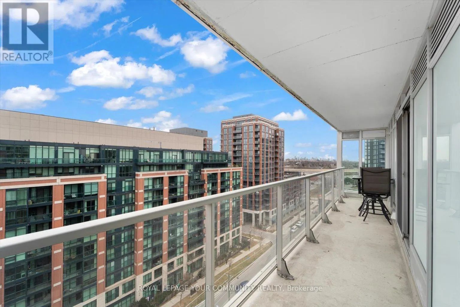 1107E - 555 WILSON AVENUE