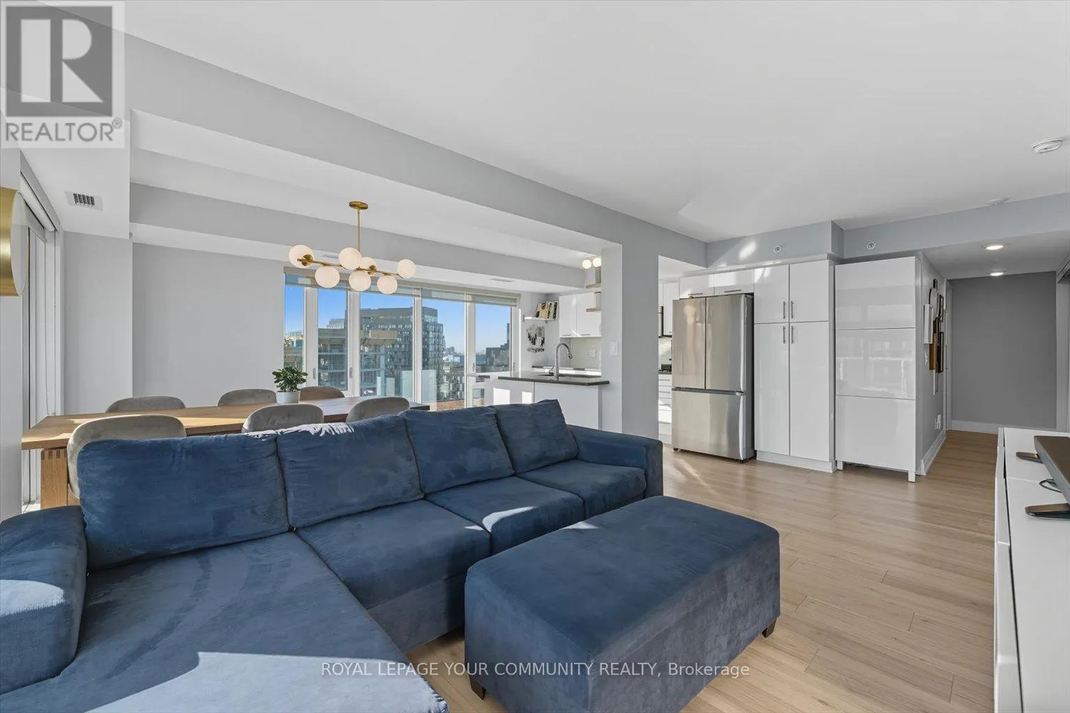 1107E - 555 WILSON AVENUE