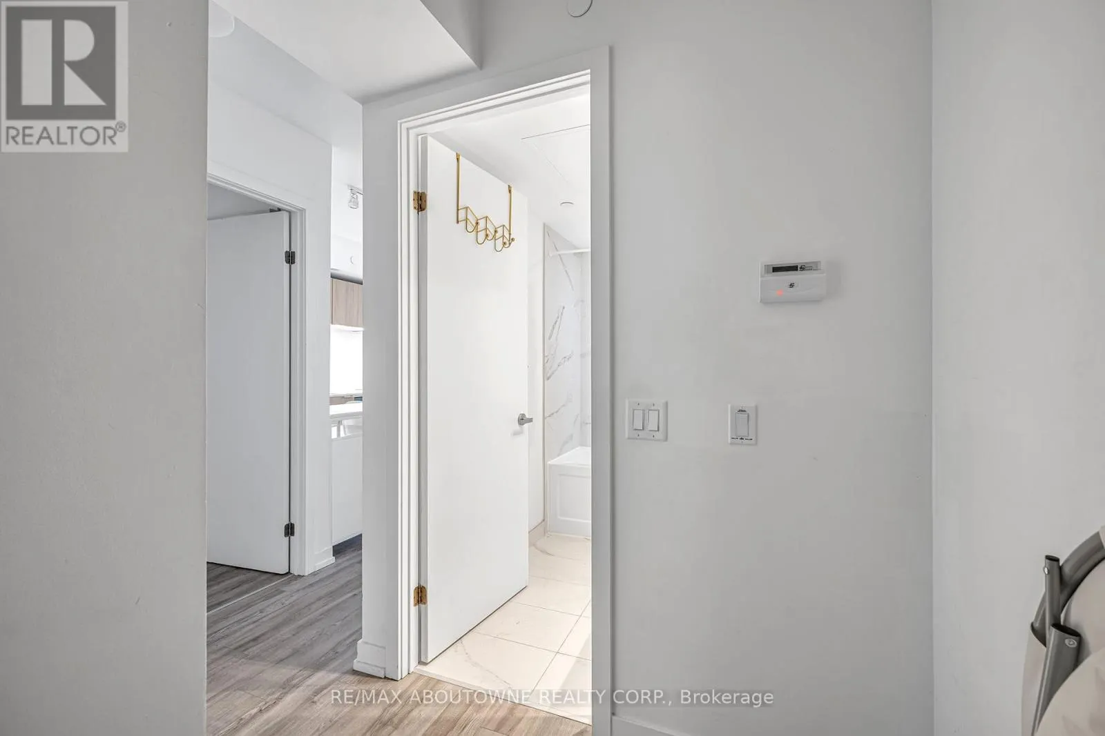 1516 - 77 SHUTER STREET