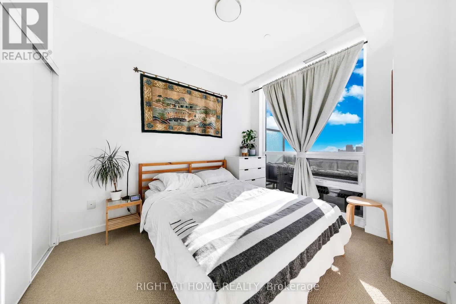 625 - 52 FOREST MANOR ROAD