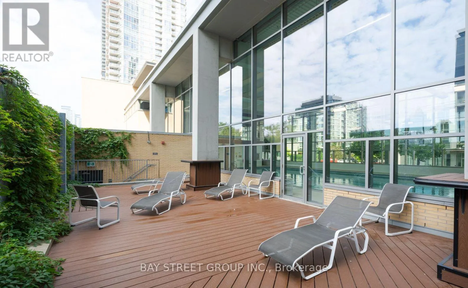 2801 - 5 MARINER TERRACE