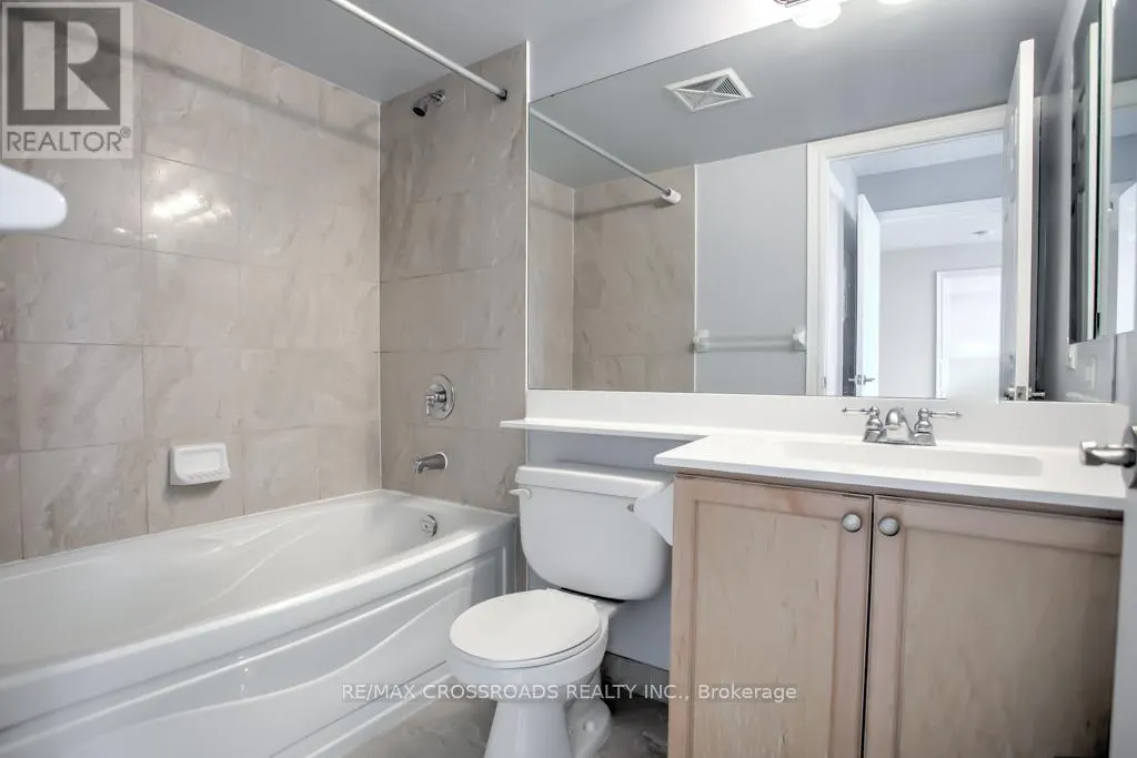 925 - 25 GREENVIEW AVENUE