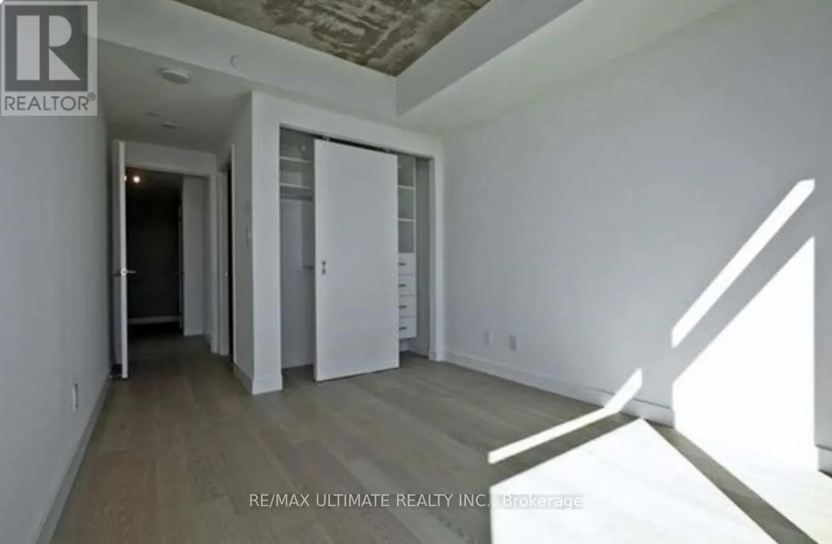 1302 - 111 BATHURST STREET