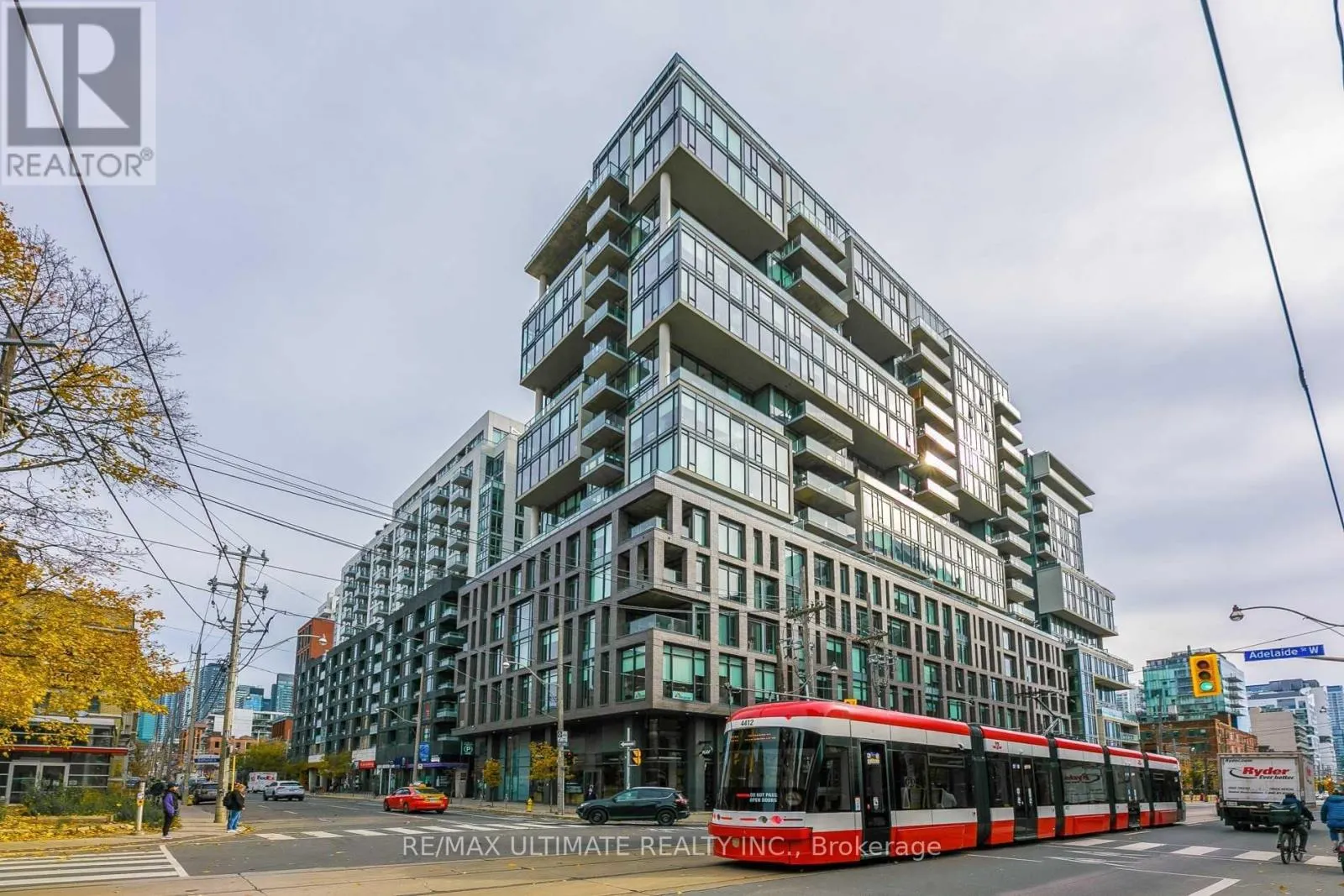 1302 - 111 BATHURST STREET
