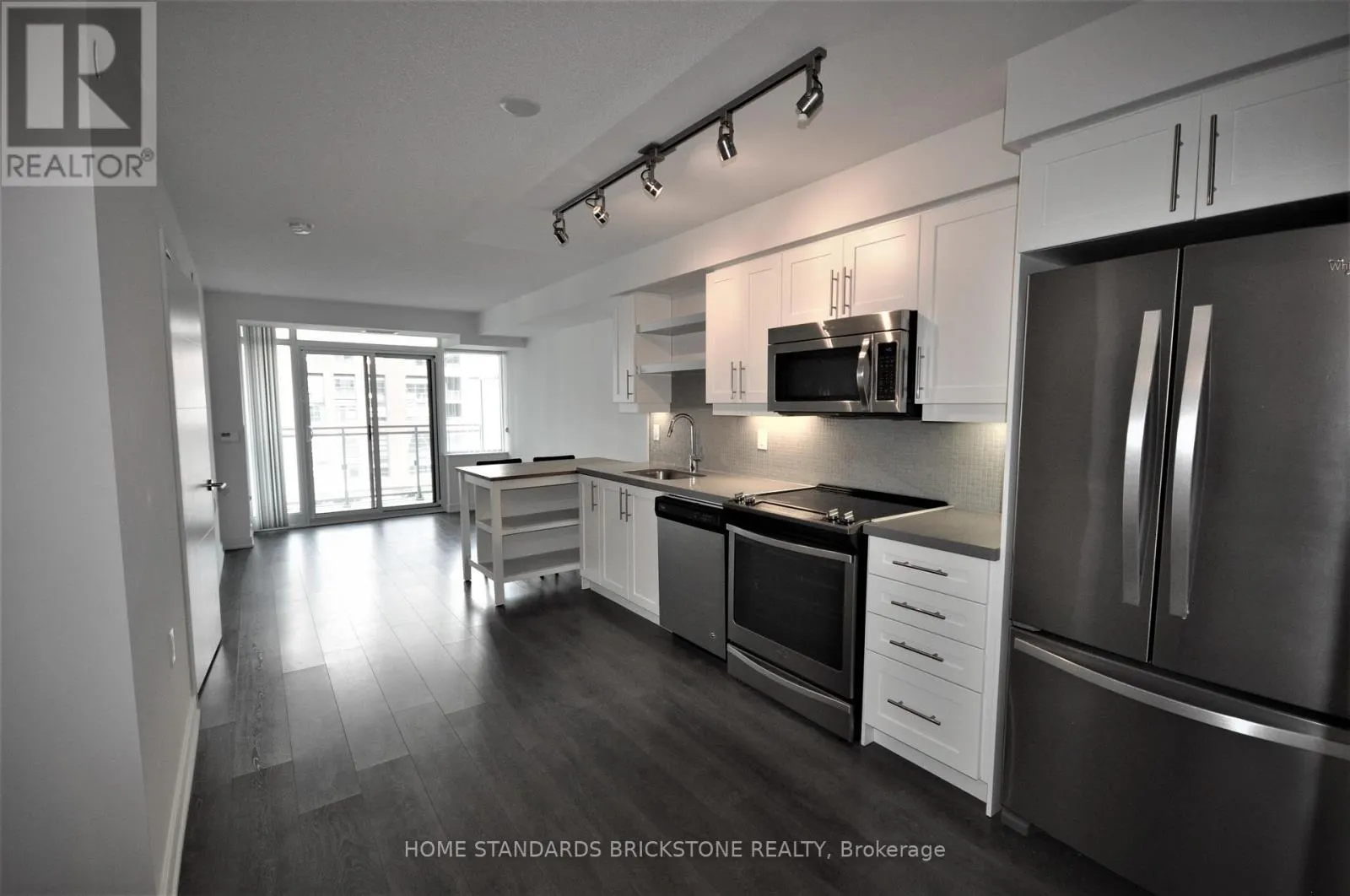 1221 - 525 ADELAIDE STREET W