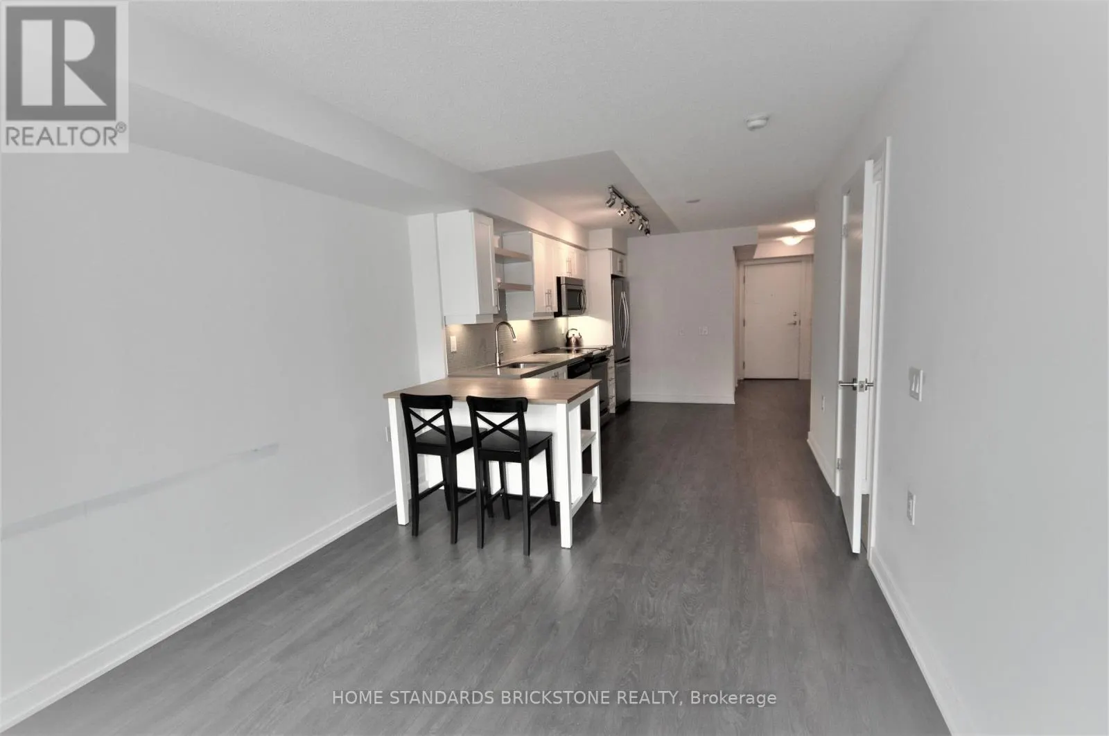 1221 - 525 ADELAIDE STREET W