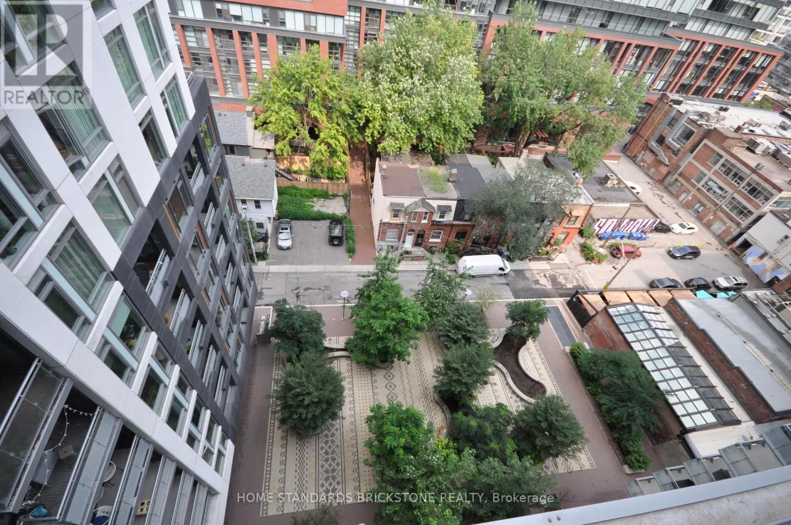 1221 - 525 ADELAIDE STREET W