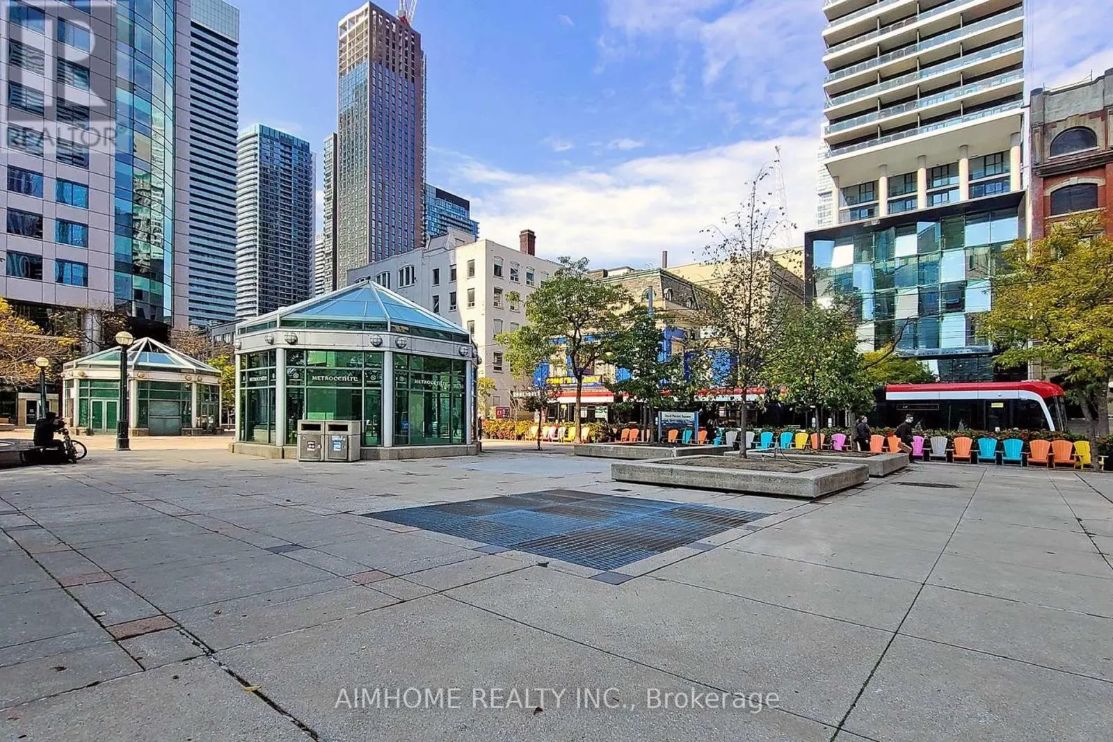 907 - 224 KING STREET W