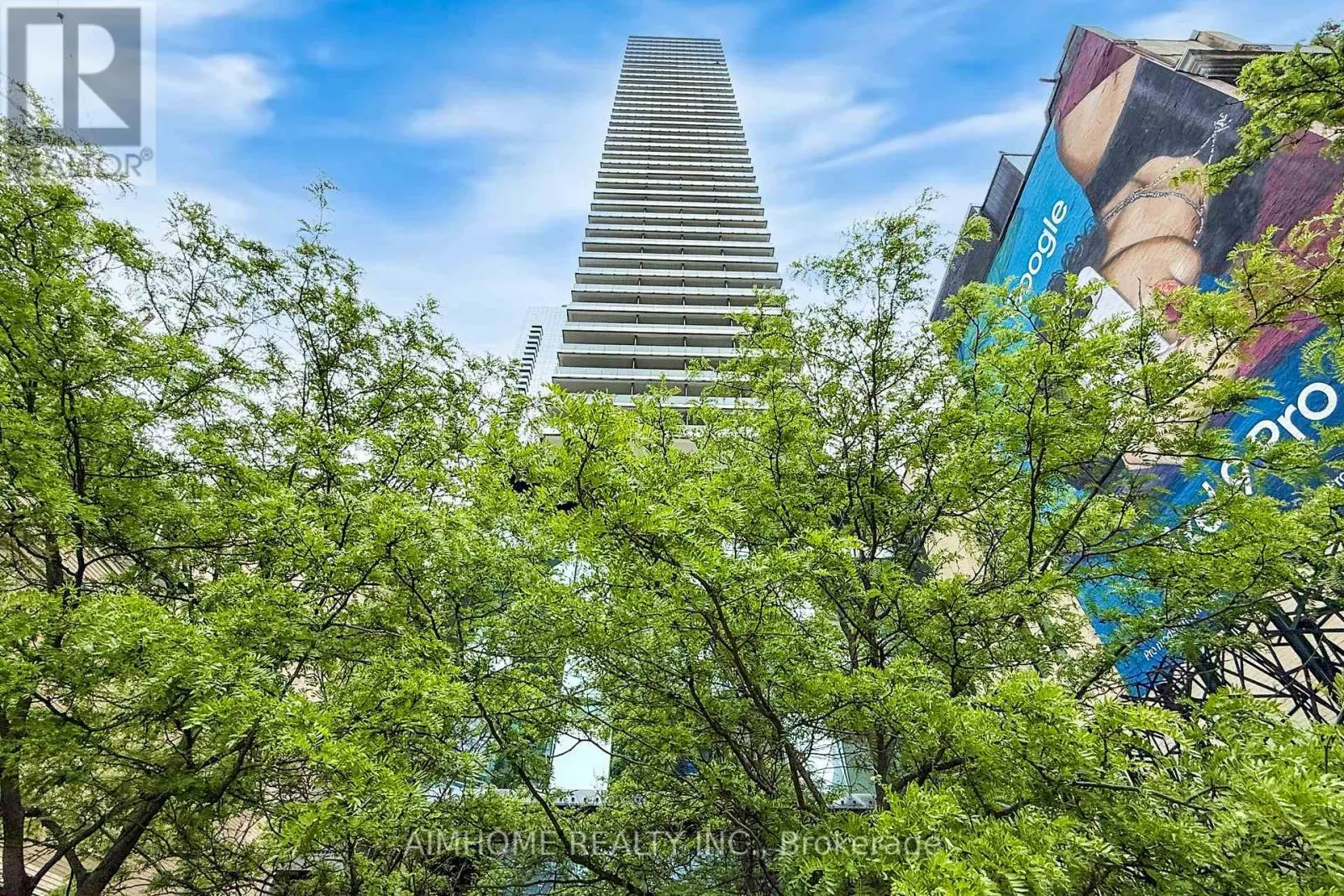 907 - 224 KING STREET W