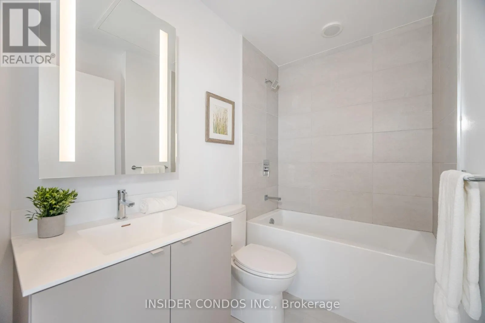 717 - 500 DUPONT STREET