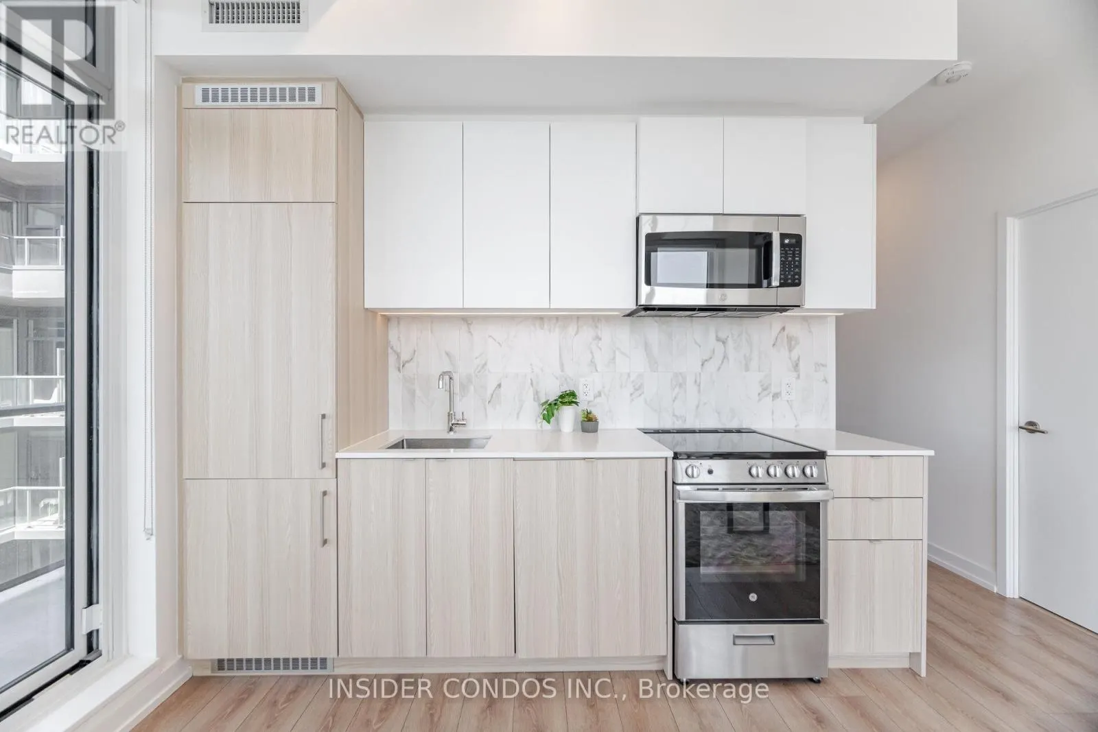 717 - 500 DUPONT STREET