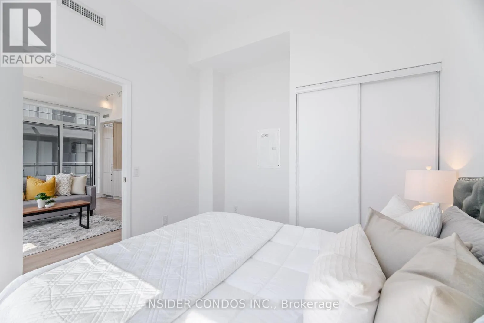 717 - 500 DUPONT STREET