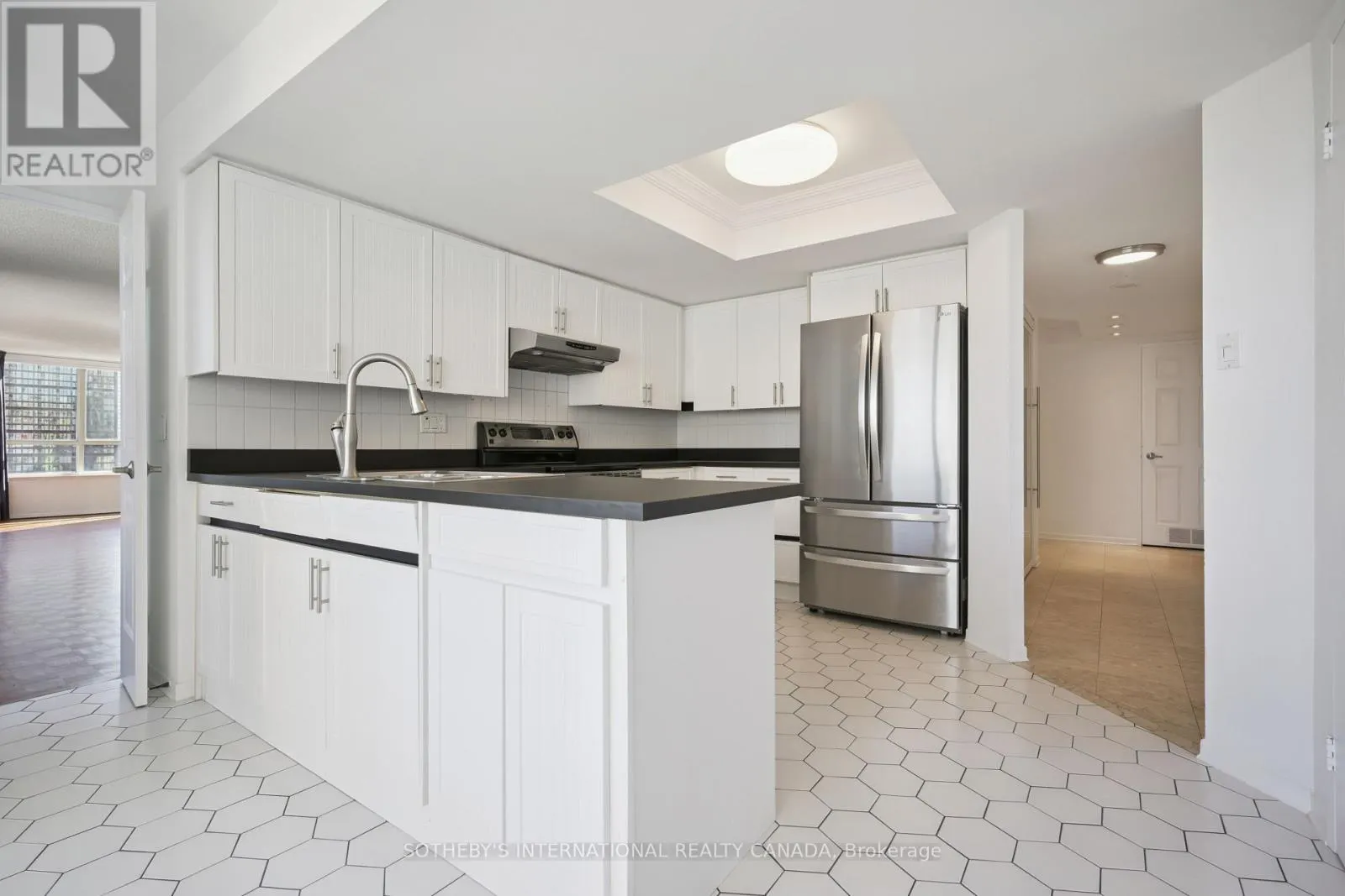 1104 - 130 CARLTON STREET