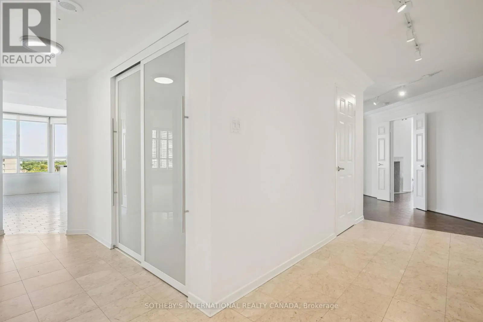1104 - 130 CARLTON STREET