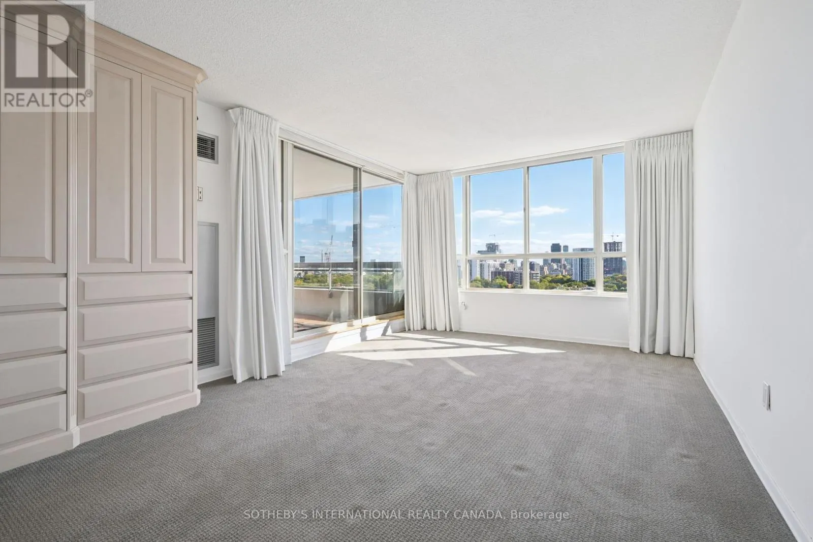 1104 - 130 CARLTON STREET