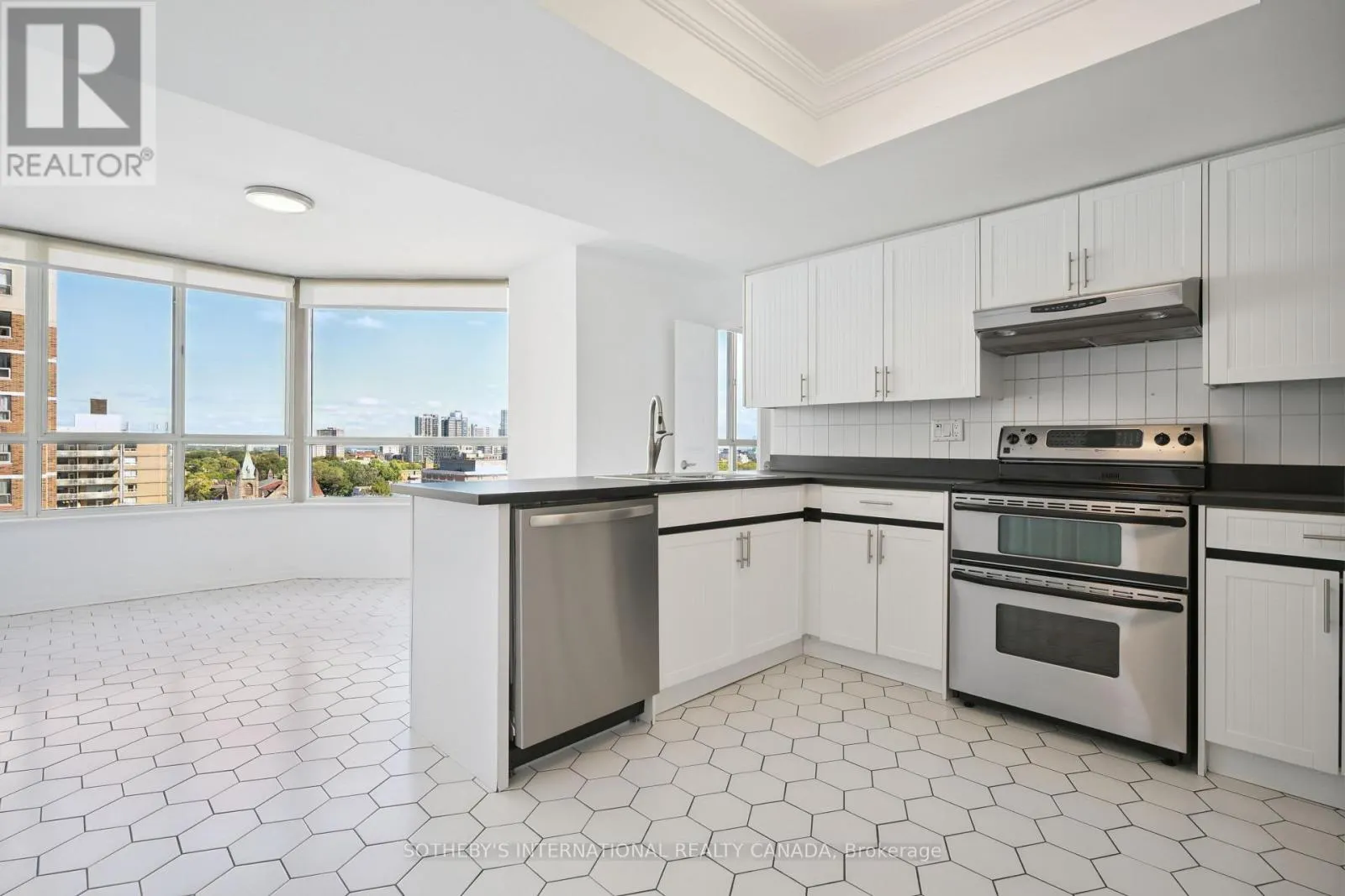 1104 - 130 CARLTON STREET