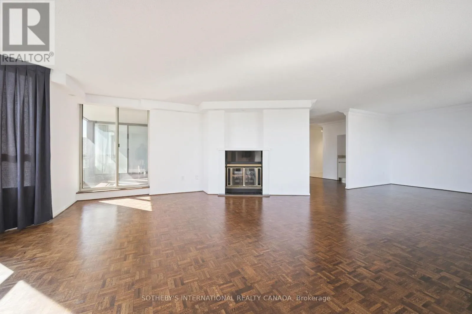 1104 - 130 CARLTON STREET