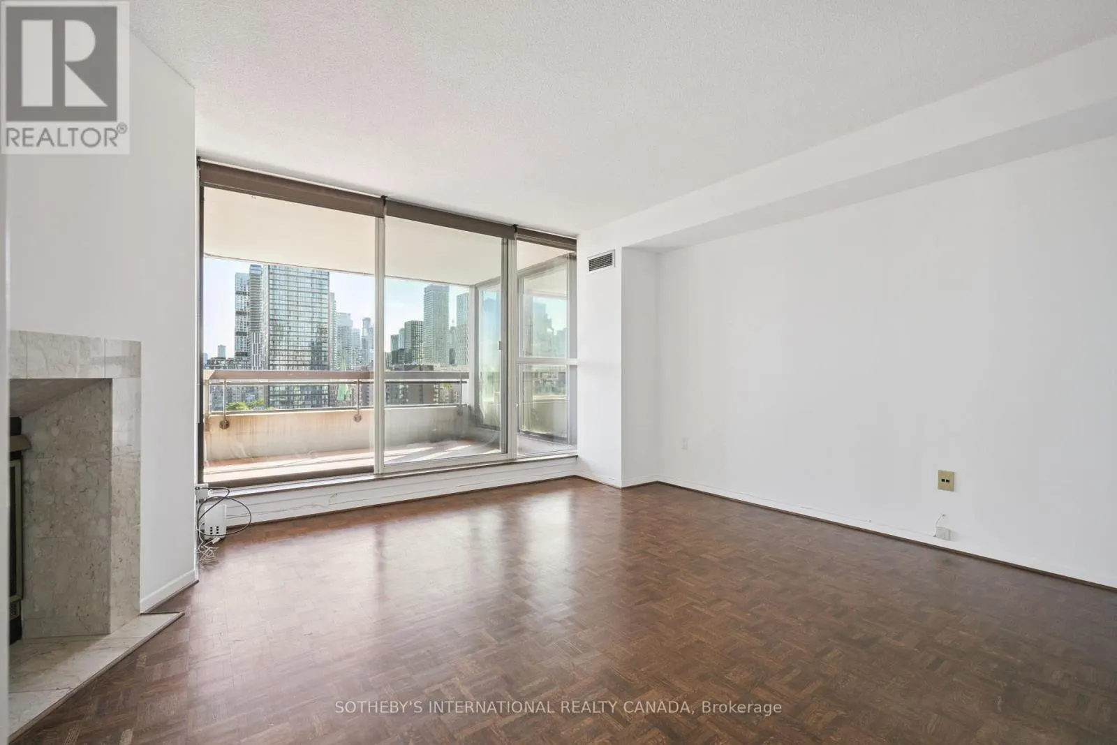 1104 - 130 CARLTON STREET